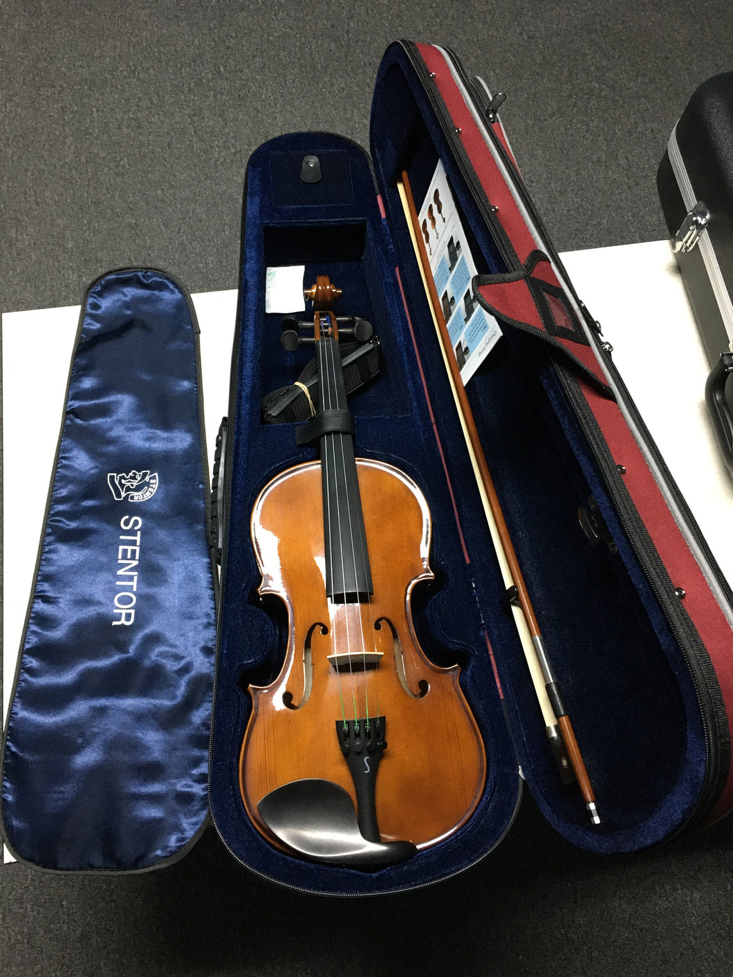 Stentor Student II Violin - 4/4 Size  Change to Violin Outfit 4/4 - Stentor Student II